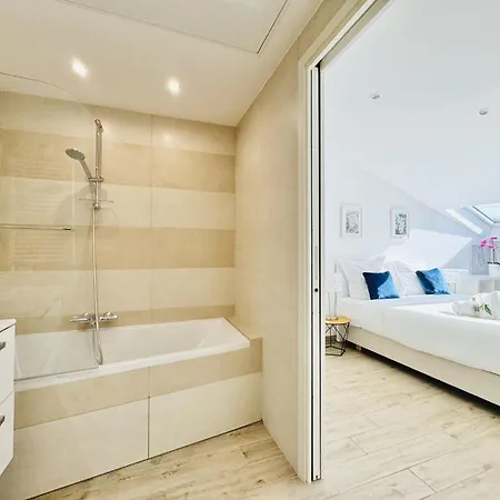 Le Carre Croisette - Duplex Terrasse Centre Апартаменты *