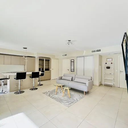 Апартаменты Le Carre Croisette - Duplex Terrasse Centre Канны