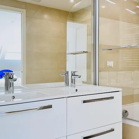 Le Carre Croisette - Duplex Terrasse Centre Апартаменты *
